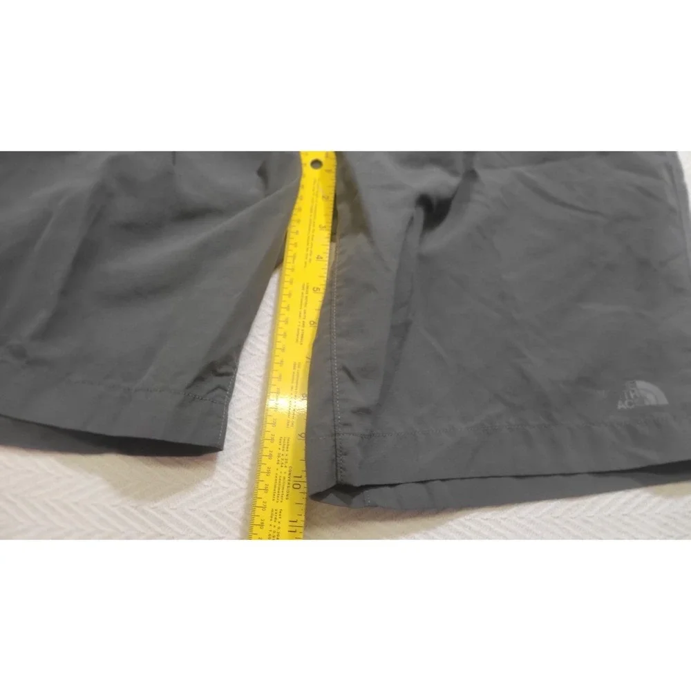 The North Face Paramount Trail Shorts Mens 38 Gray‎ Nylon Cargo Hiking Belted